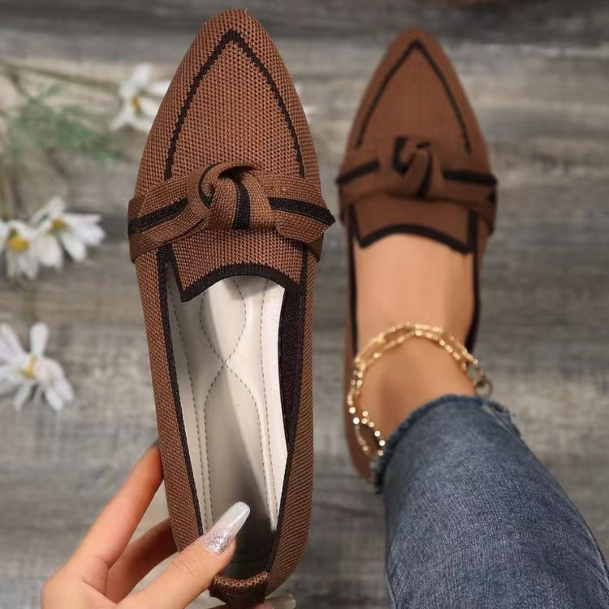 Pointed-Toe Bowknot Flats