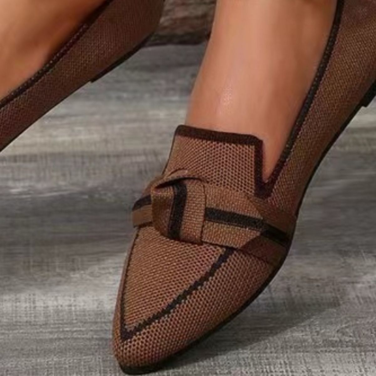 Pointed-Toe Bowknot Flats