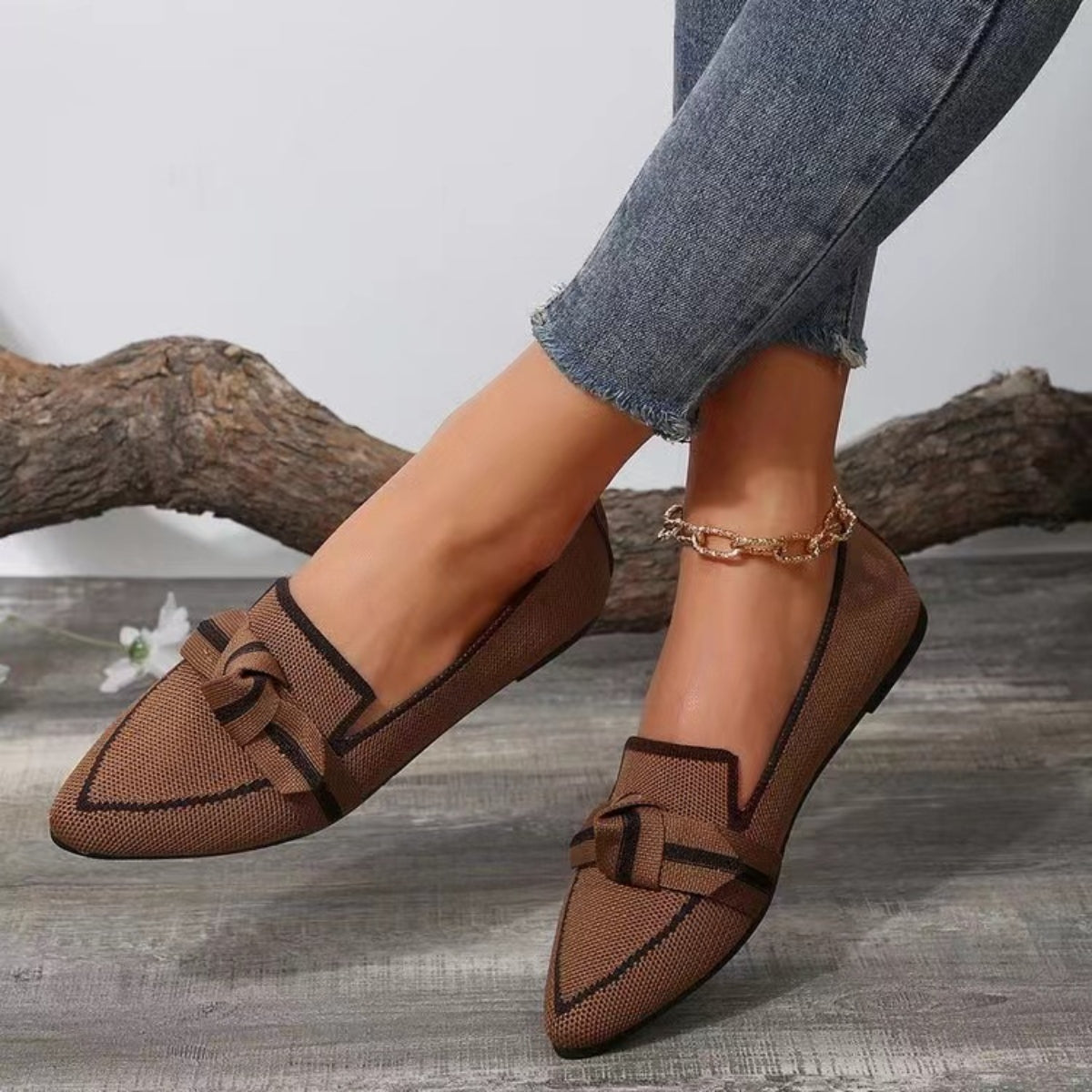 Pointed-Toe Bowknot Flats