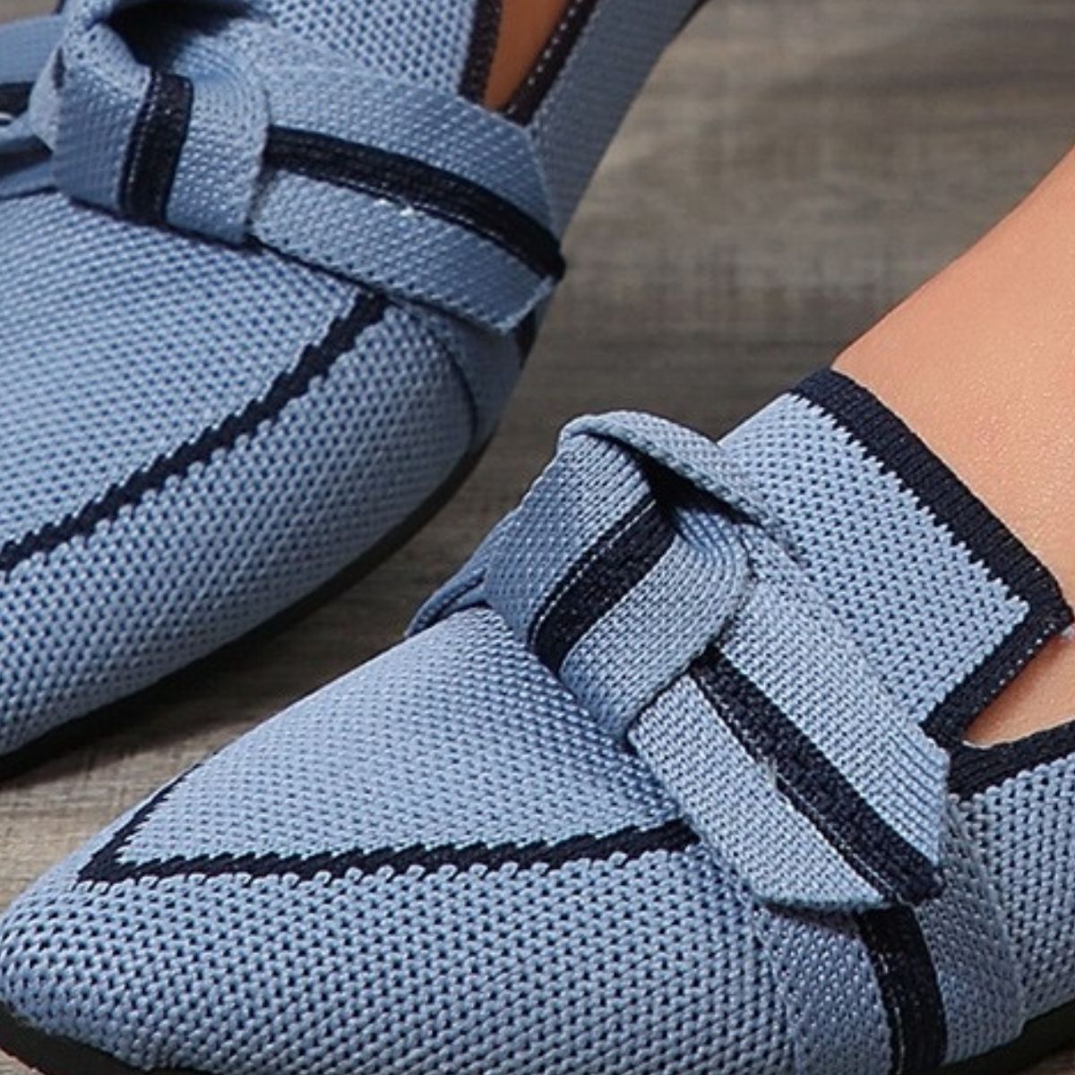 Pointed-Toe Bowknot Flats