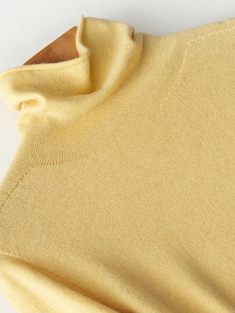 Lightweight Wool Turtleneck