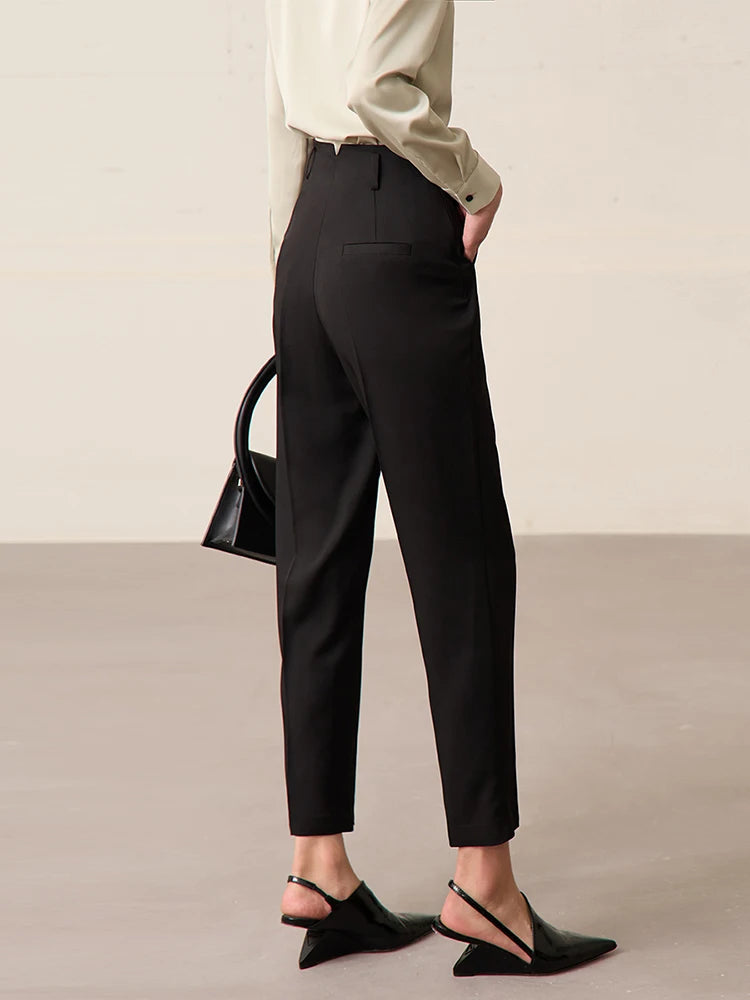 Amii Cropped Pencil Pant